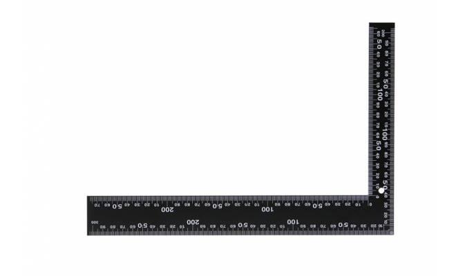 Uholník čierny 300x200mm