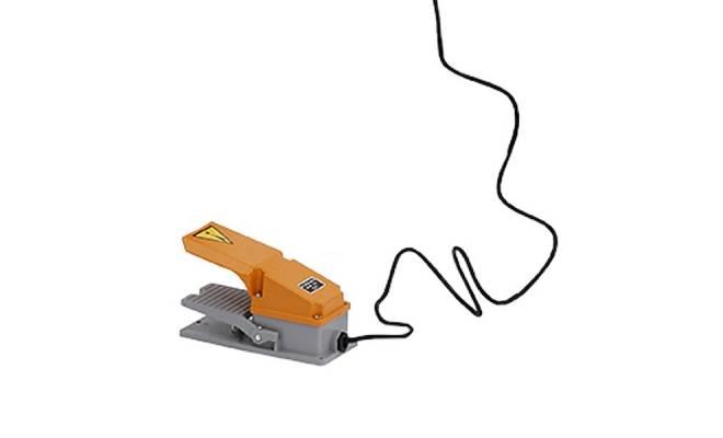 Spínač nožný pre strunové rezačky polystyrénu