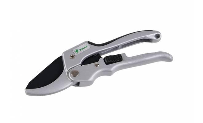 Nožnice s kolieskom 205mm Winland